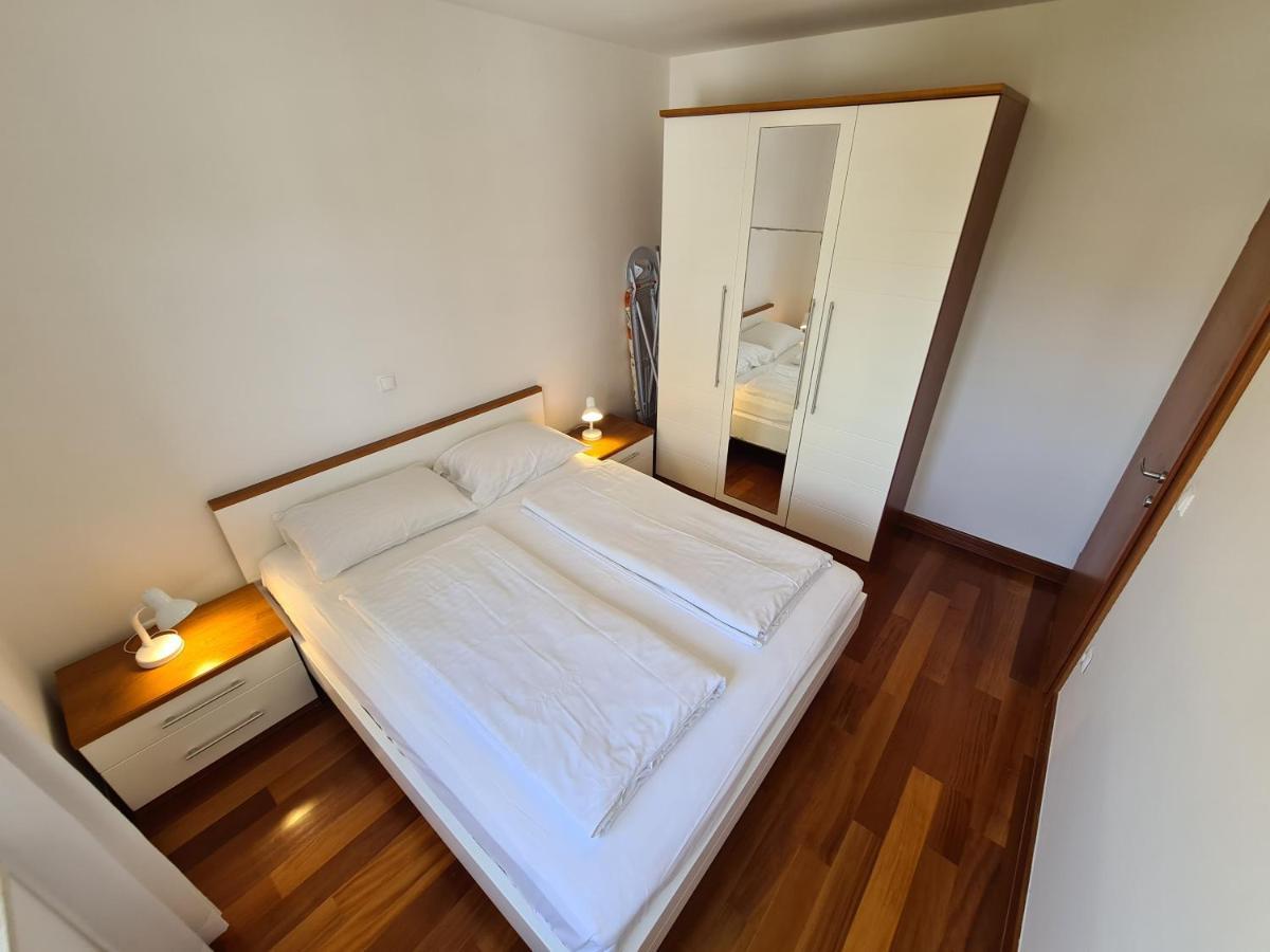 Veronika Apartment *
